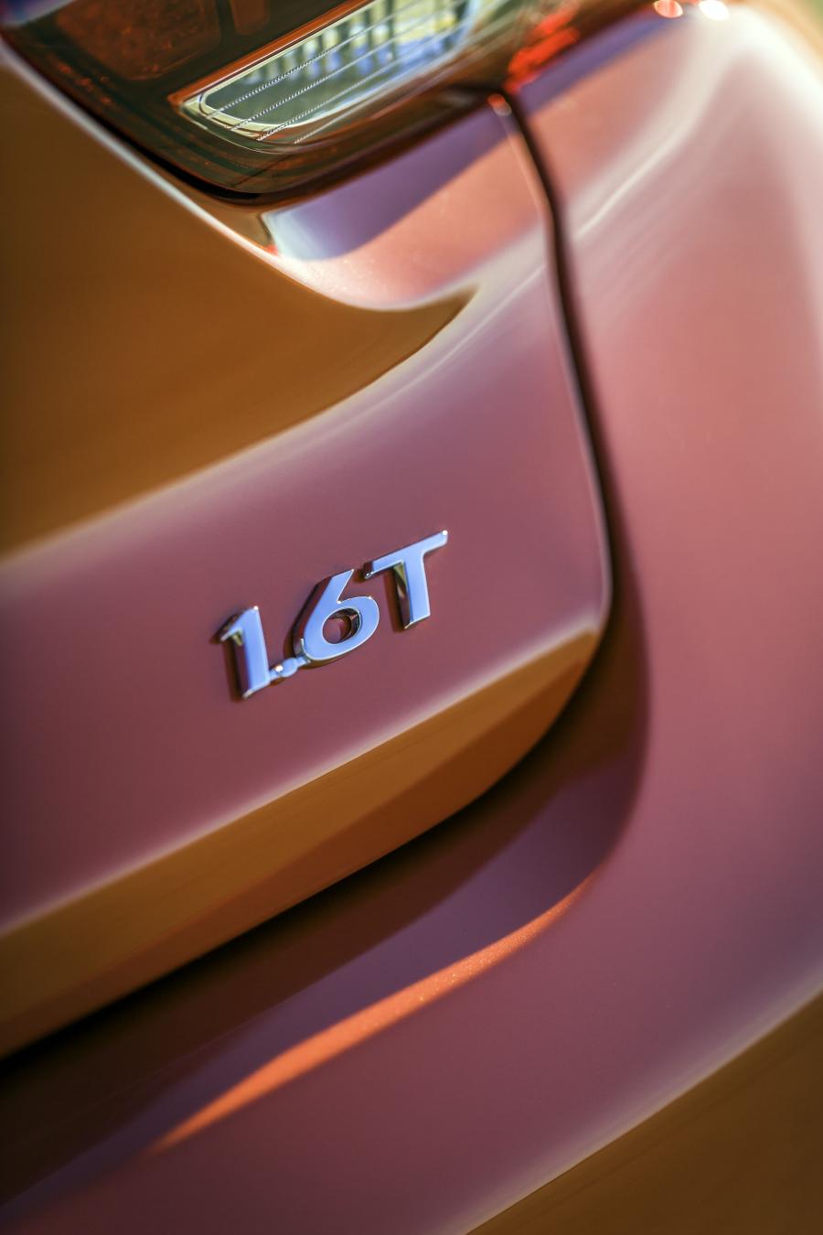 Детали экстерьера Hyundai Veloster Turbo 2018 года  (NA) (фото 8 из 61)
